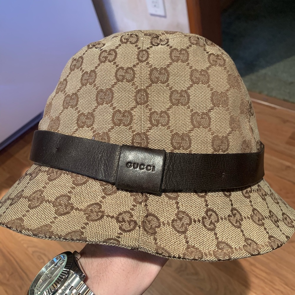 Authentic Gucci bucket hat Beige GG monogram